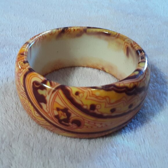 Vintage 1980s Paisley Lucite Thick Chunky Bangle Bracelet Boho Chic Arm Candy - Picture 2 of 4